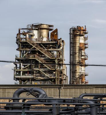 pollution-industry-exterior-daylight